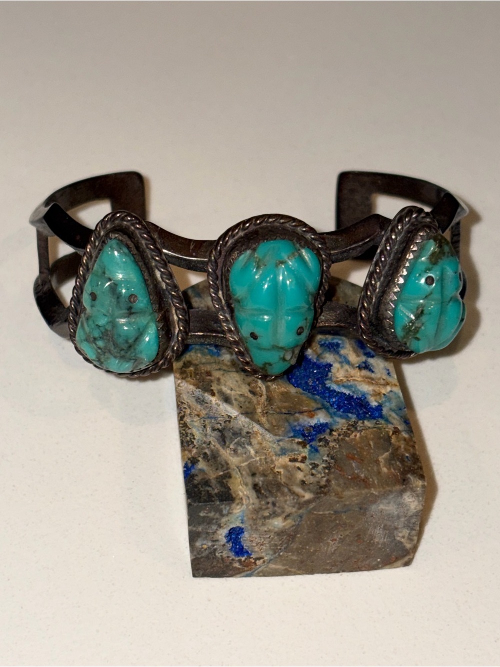 Vintage Native American Turquoise Carved Fetish Frog Bracelet Unsigned Silver